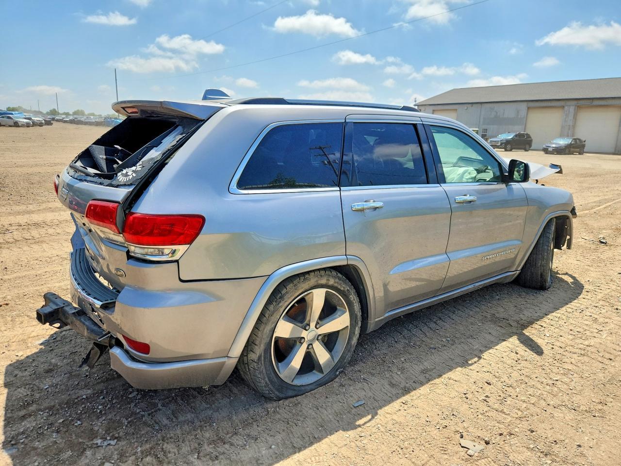 2015 Jeep Grand Cherokee Overland - Image 3