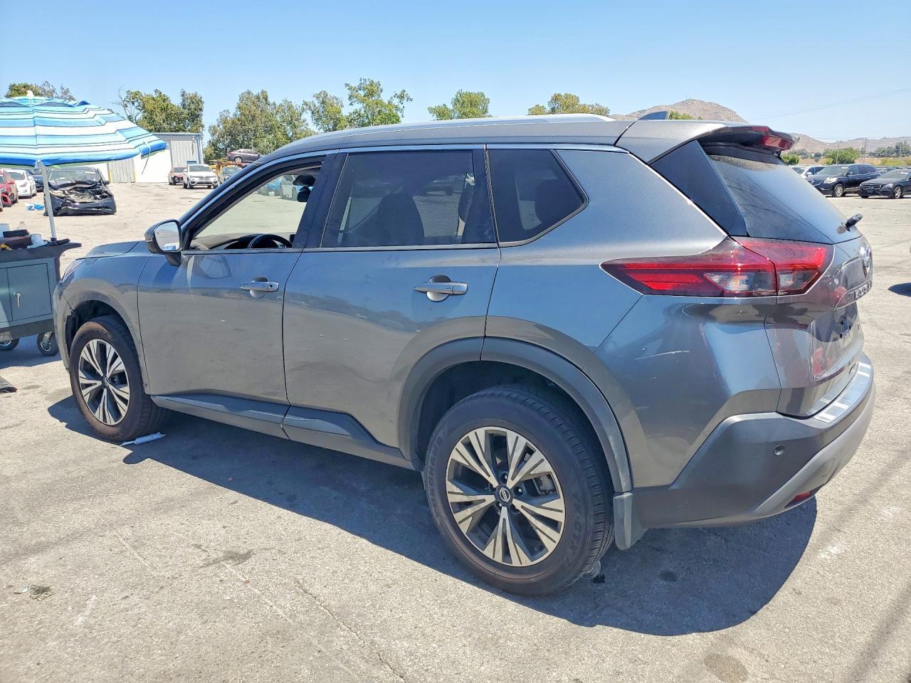 2021 Nissan Rogue Sv - Фото 2