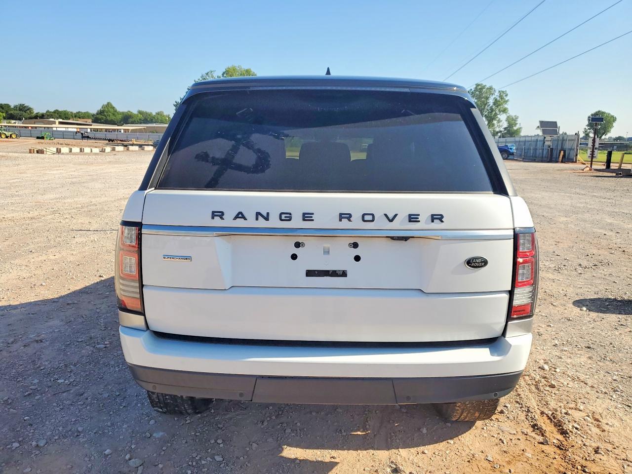 2017 Land Rover Range Rover Supercharged - Image 6