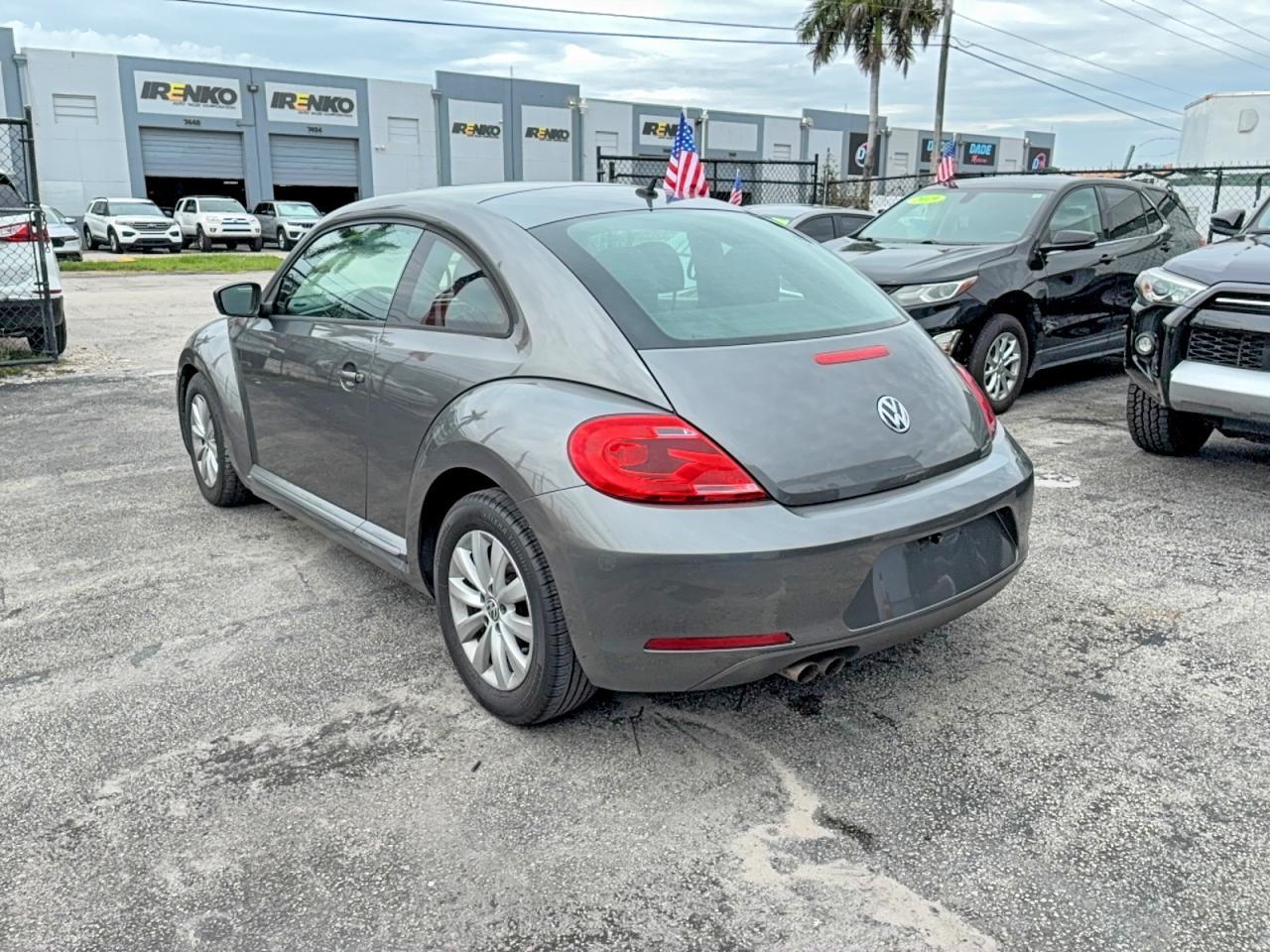 2014 Volkswagen Beetle - Image 3