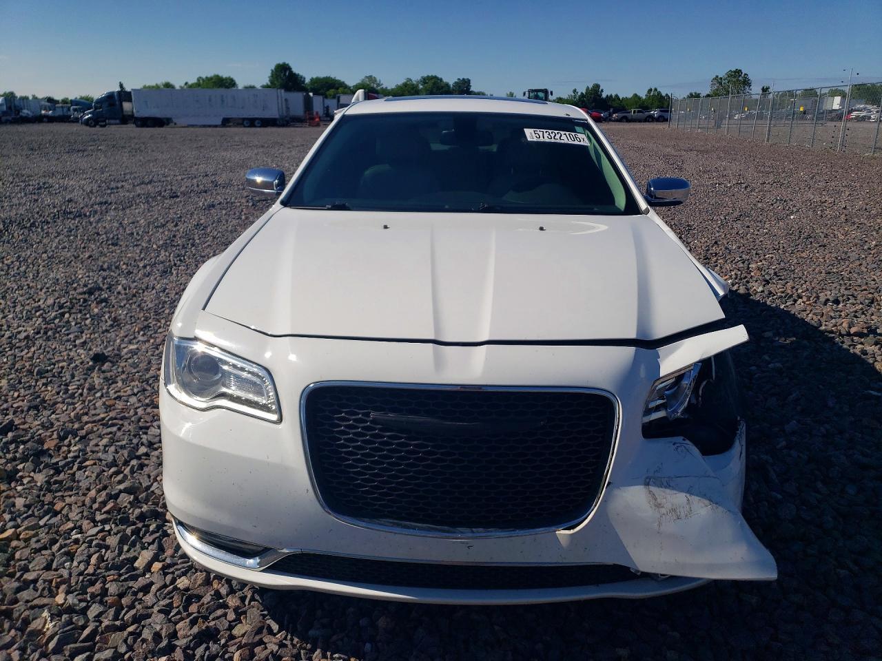 2016 Chrysler 300C - Фото 5