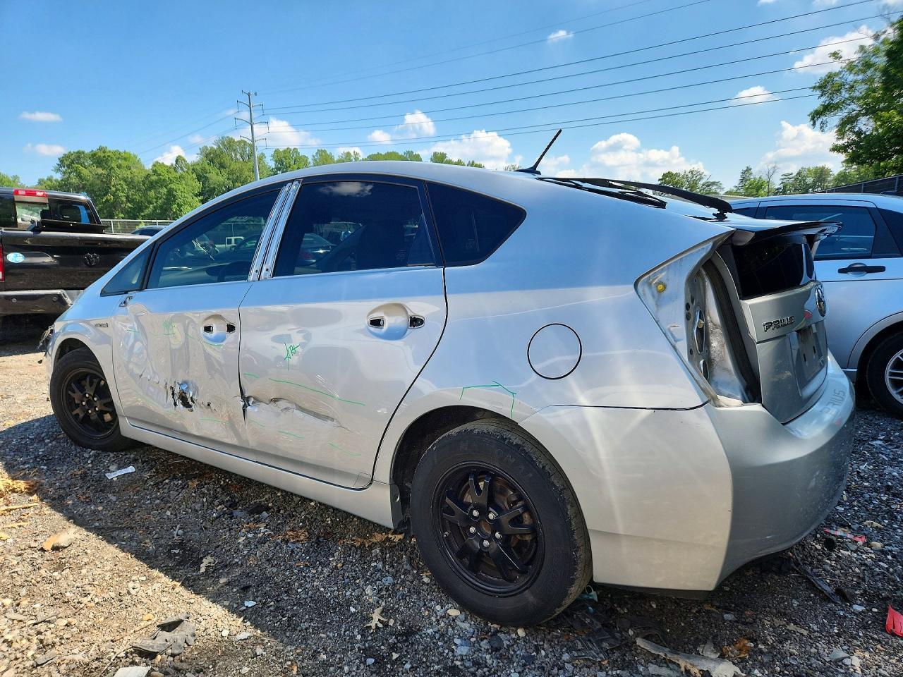 2015 Toyota Prius Three - Image 2