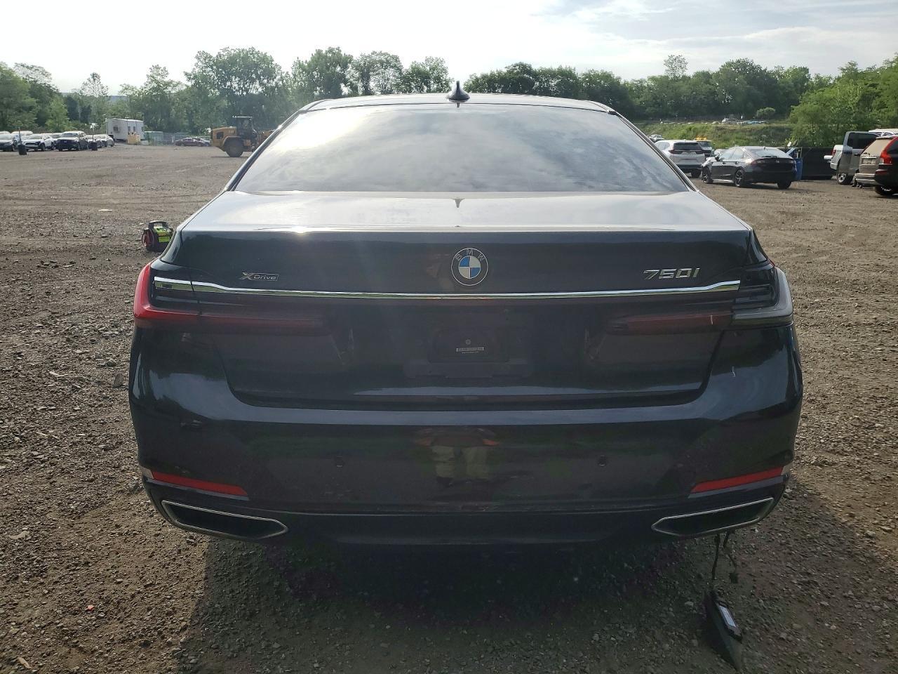 2022 BMW 750 Xi - Image 6