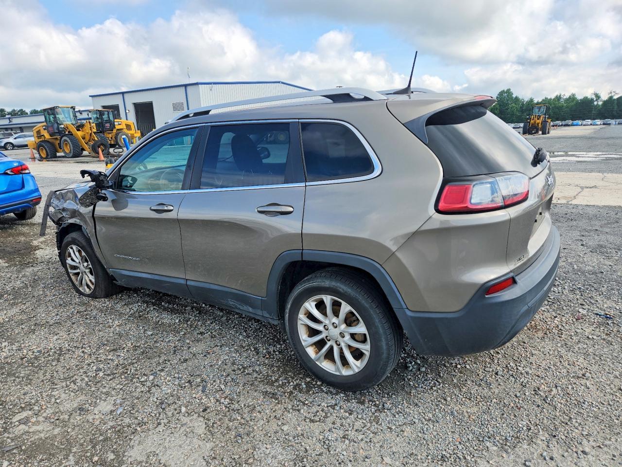 2019 Jeep Cherokee Latitude - Фото 2
