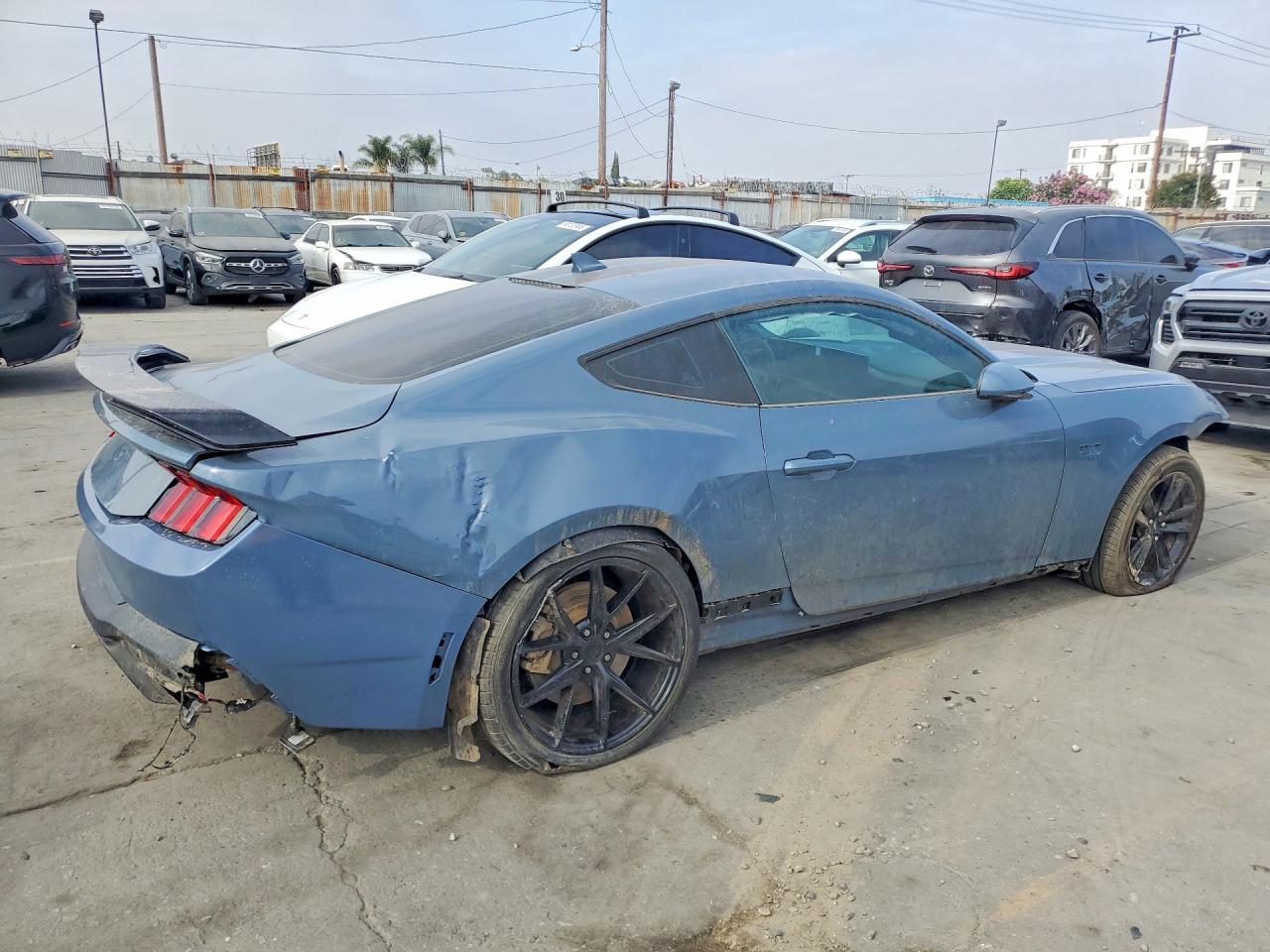 2025 Ford Mustang Gt - Фото 3