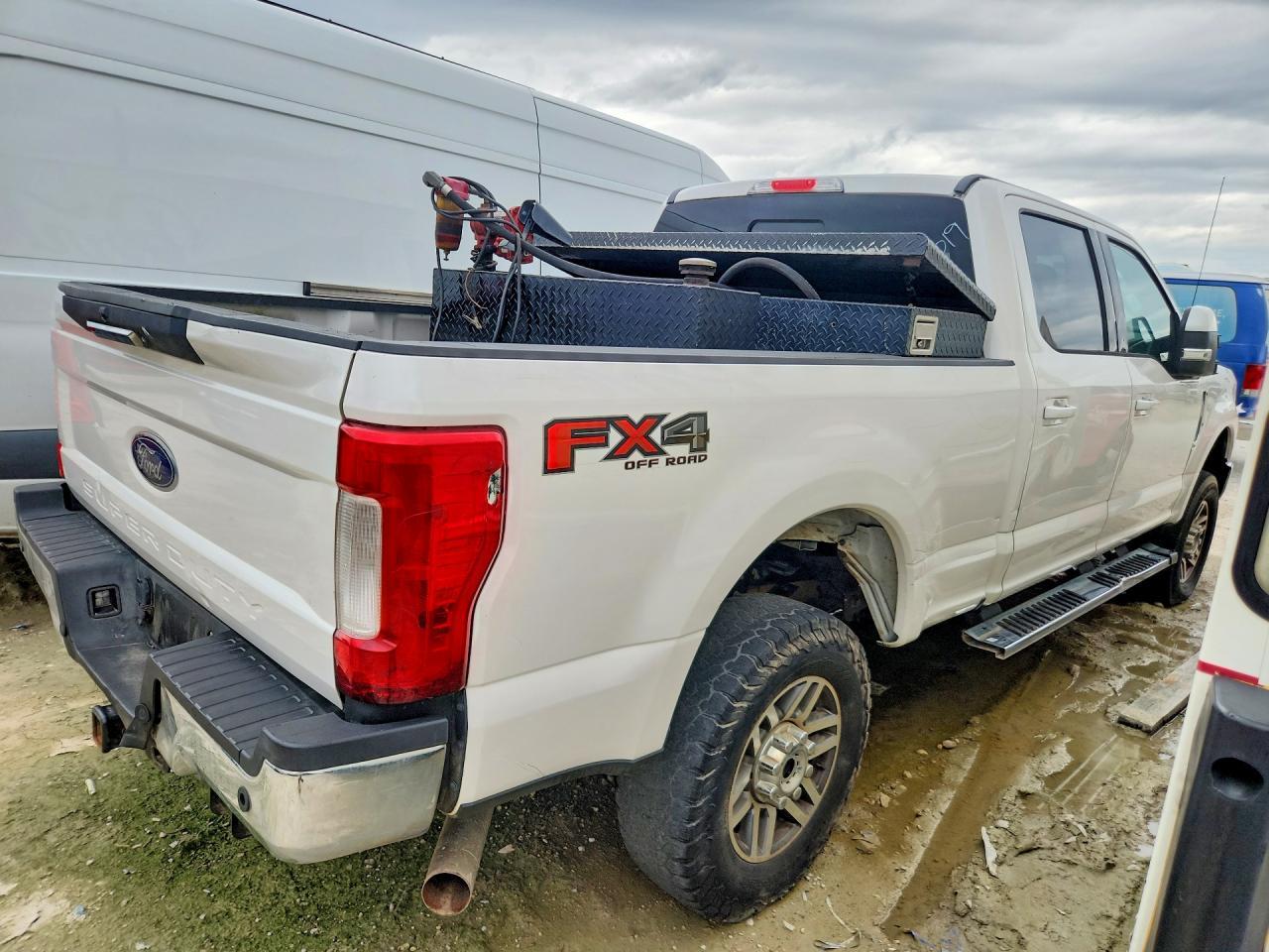 2019 Ford F250 Super Duty - Image 3