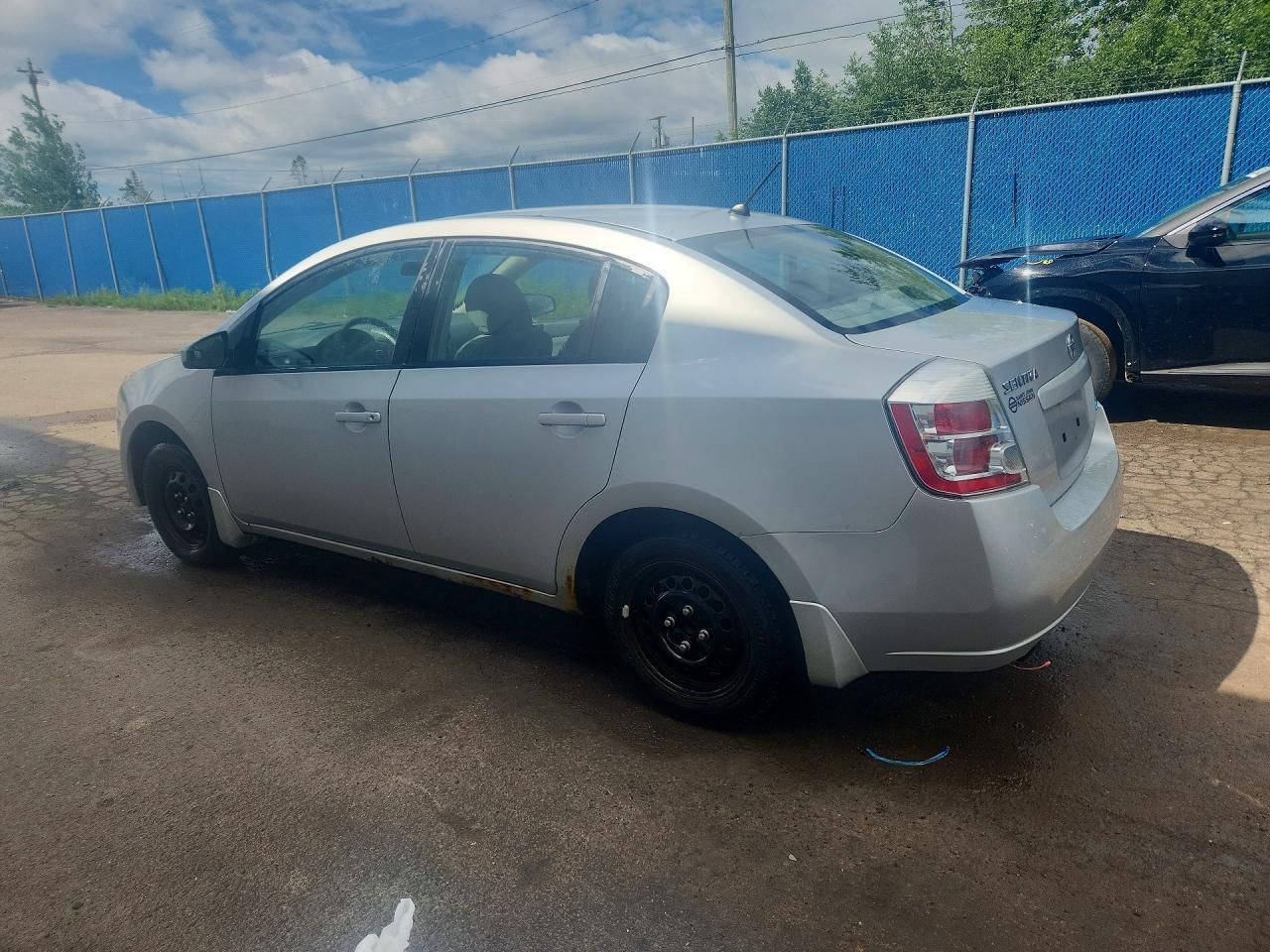 2009 Nissan Sentra 2.0 4Dr - Фото 2