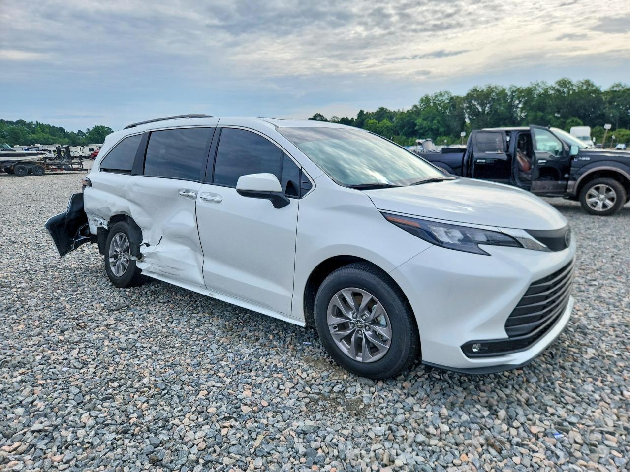 2026 Toyota Sienna Xle 8-Passenger - Фото 4