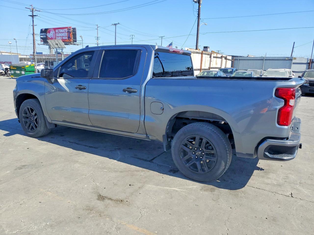 2022 Chevrolet Silverado Ltd C1500 Custom - Фото 2