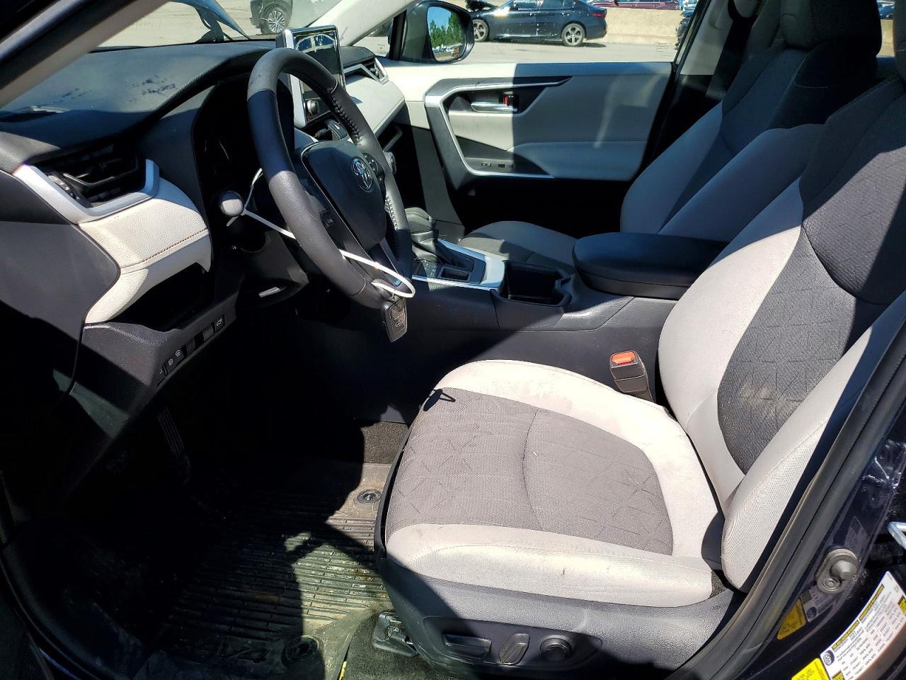 2025 Toyota Rav4 Xle - Image 7