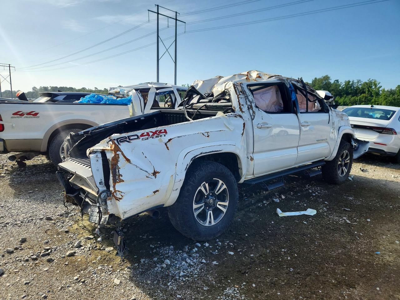 2019 Toyota Tacoma Trd Sport/Trd Off Road/Trd Pro - Image 3