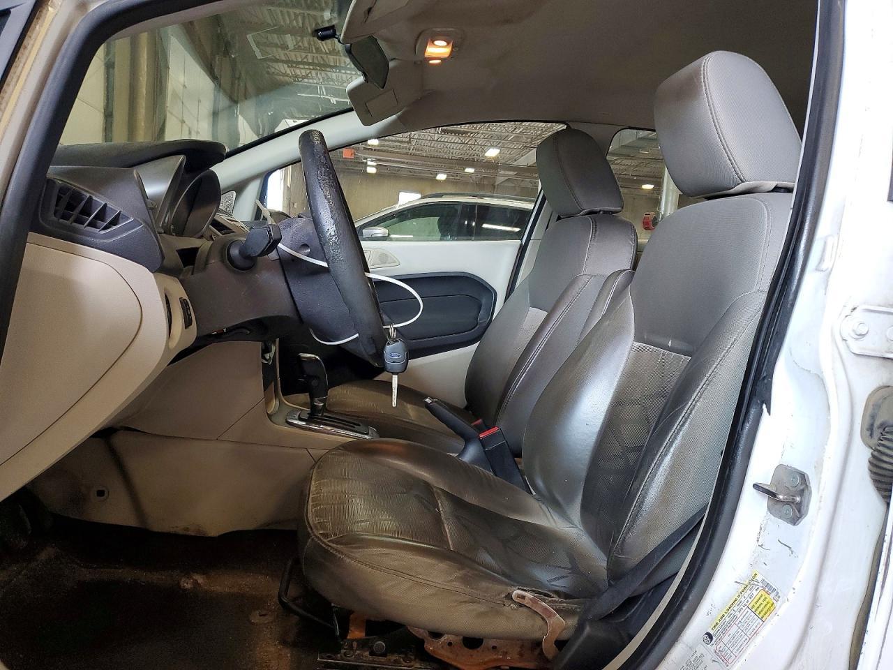 2012 Ford Fiesta Se - Фото 7