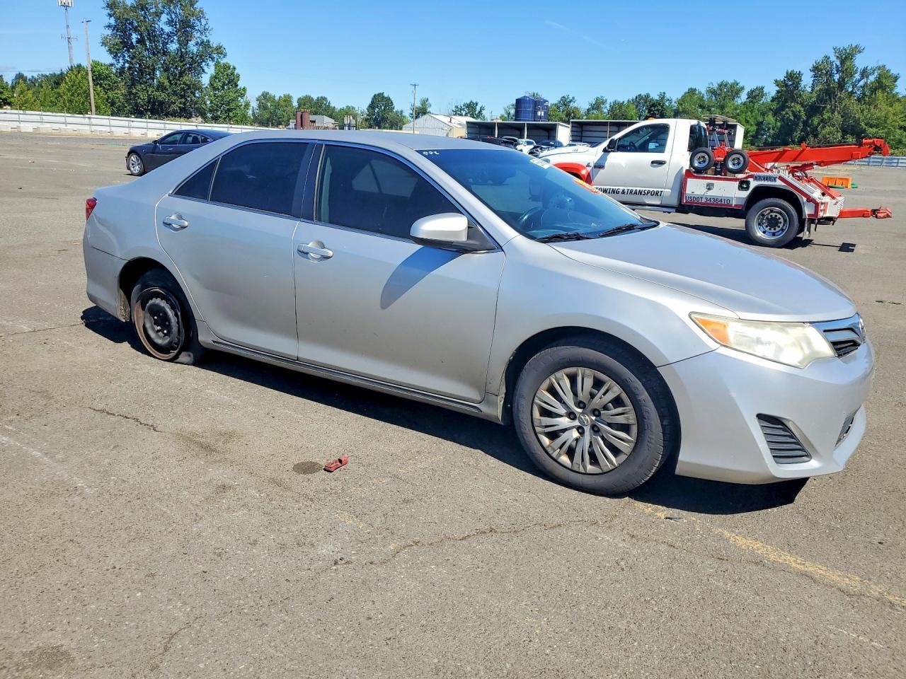 2013 Toyota Camry Le - Image 4