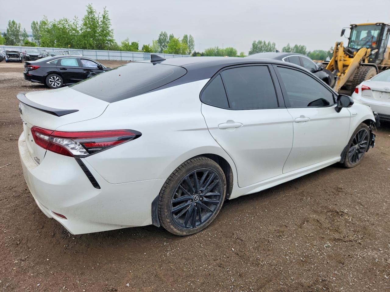 2021 Toyota Camry Xse - Фото 3