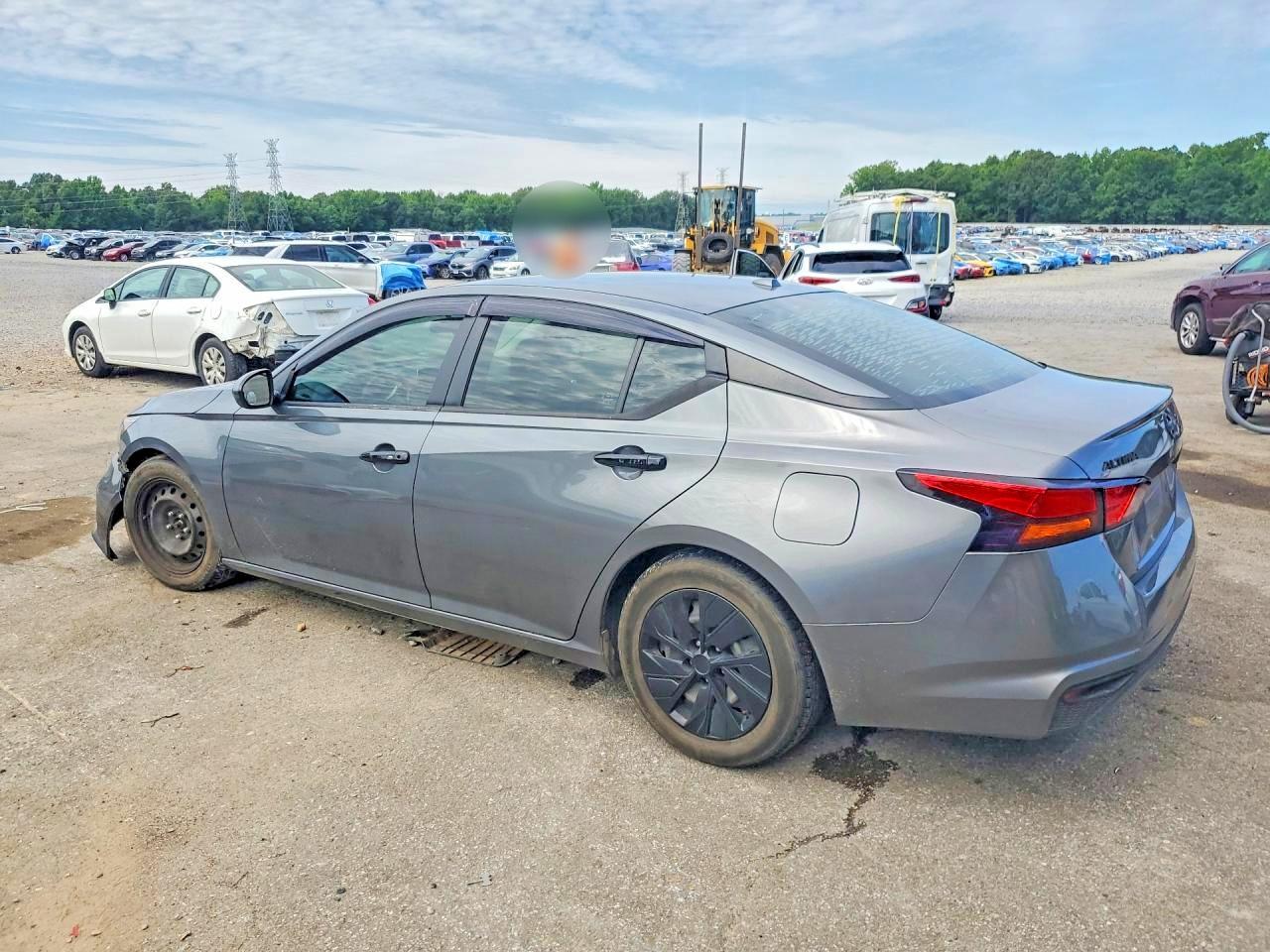 2019 Nissan Altima S - Фото 2