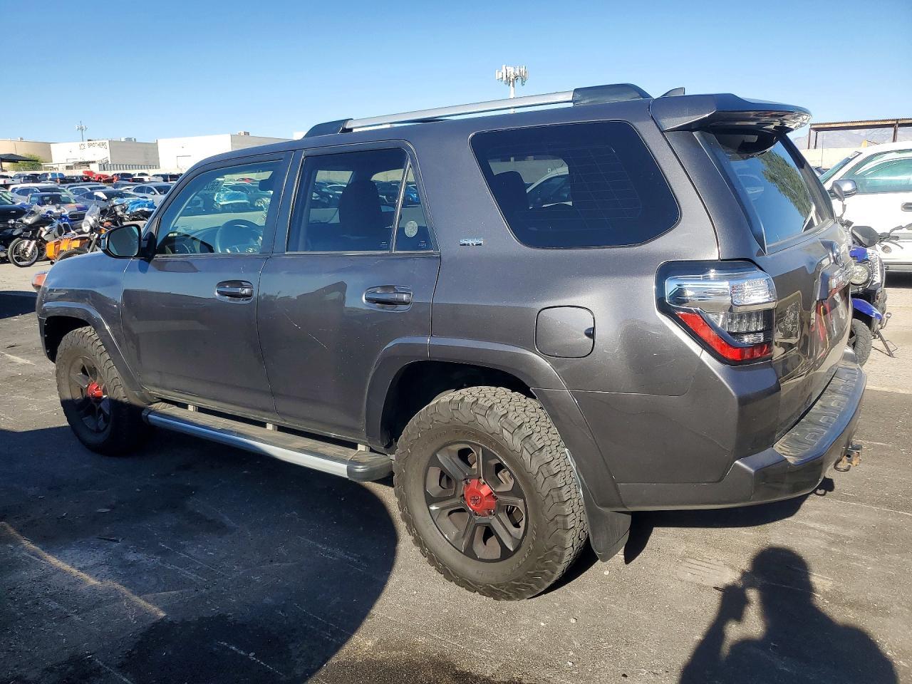 2021 Toyota 4Runner Sr5 - Фото 2