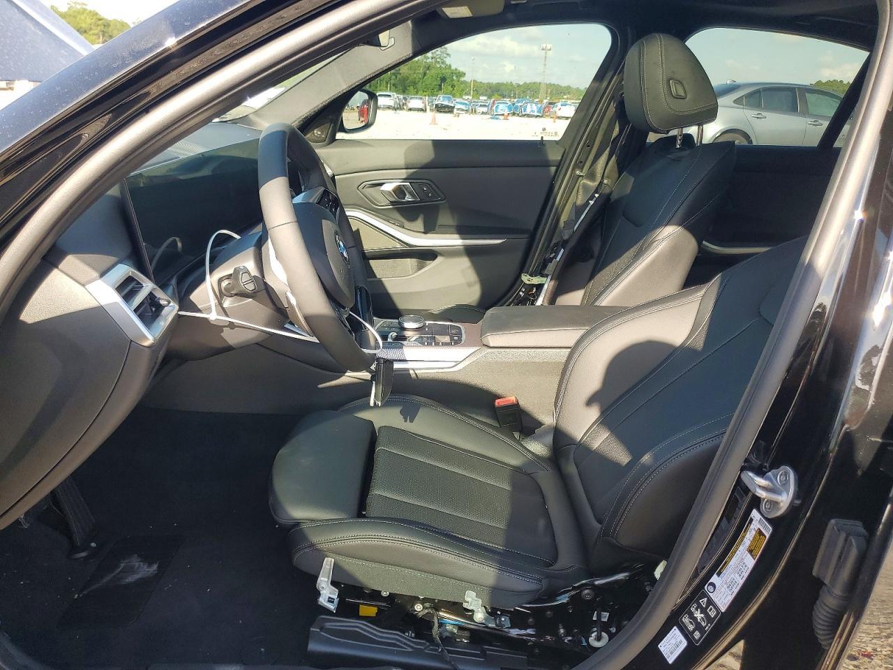 2026 BMW 330Xi - Фото 7