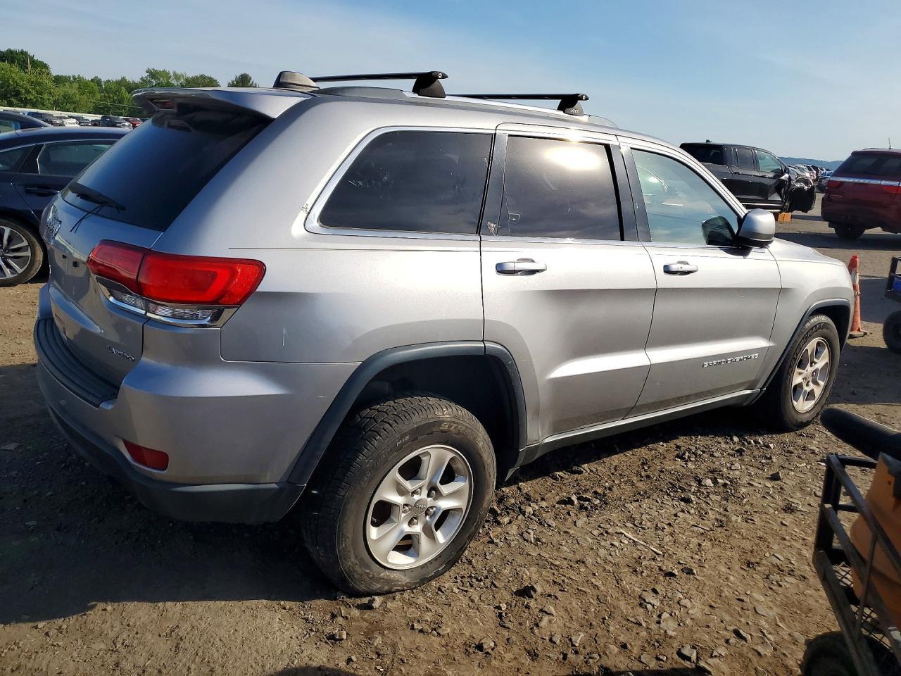 2016 Jeep Grand Cherokee Laredo - Image 3