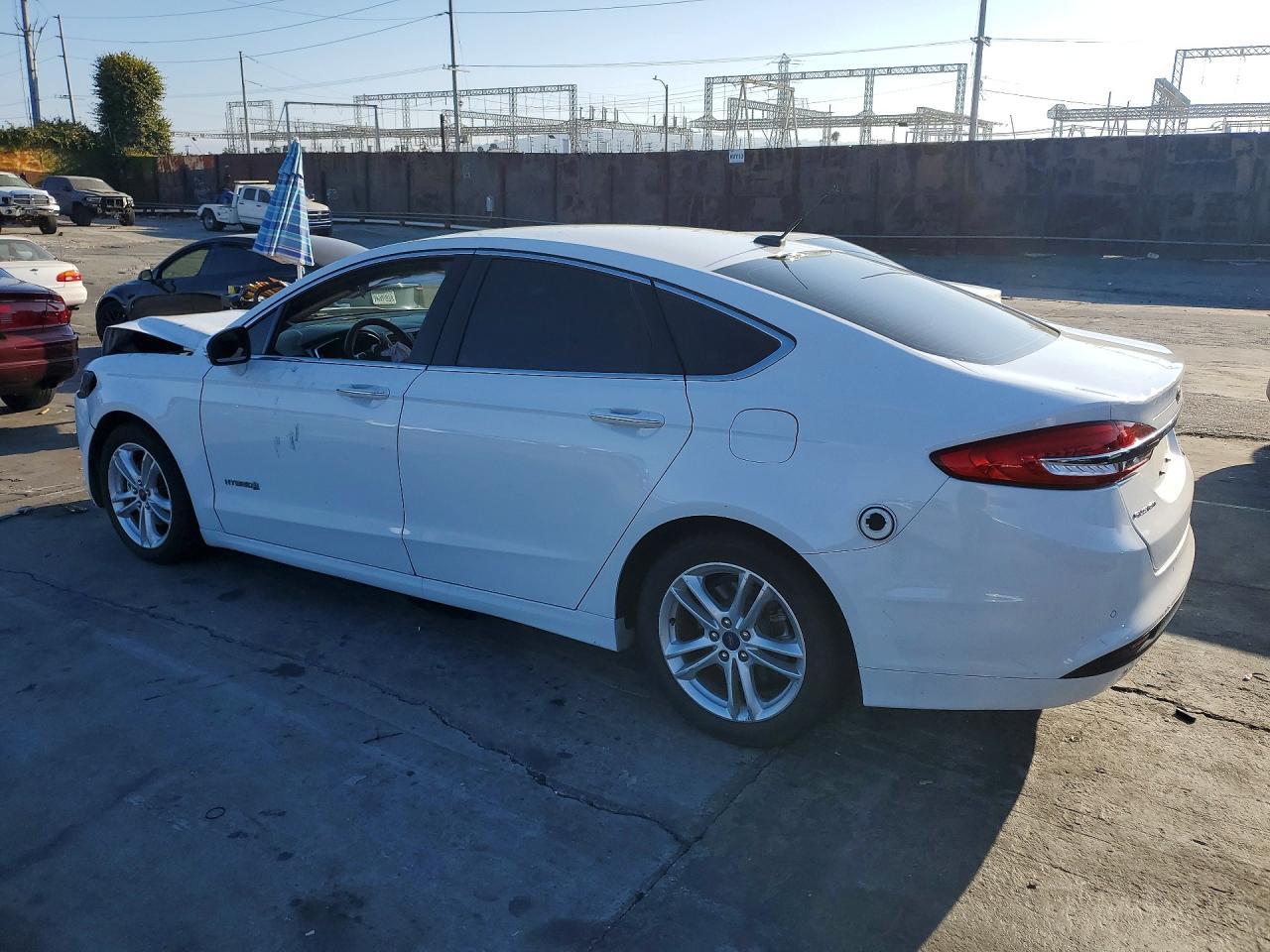 2018 Ford Fusion Se Hybrid - Image 2