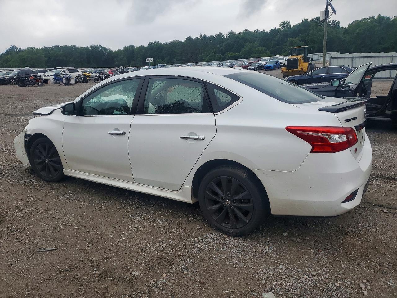 2018 Nissan Sentra Sr - Image 2