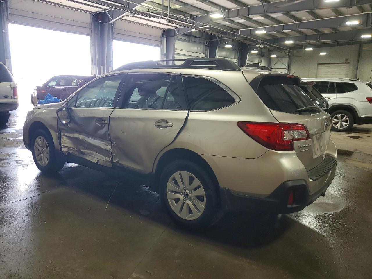 2018 Subaru Outback 2.5I Premium - Фото 2