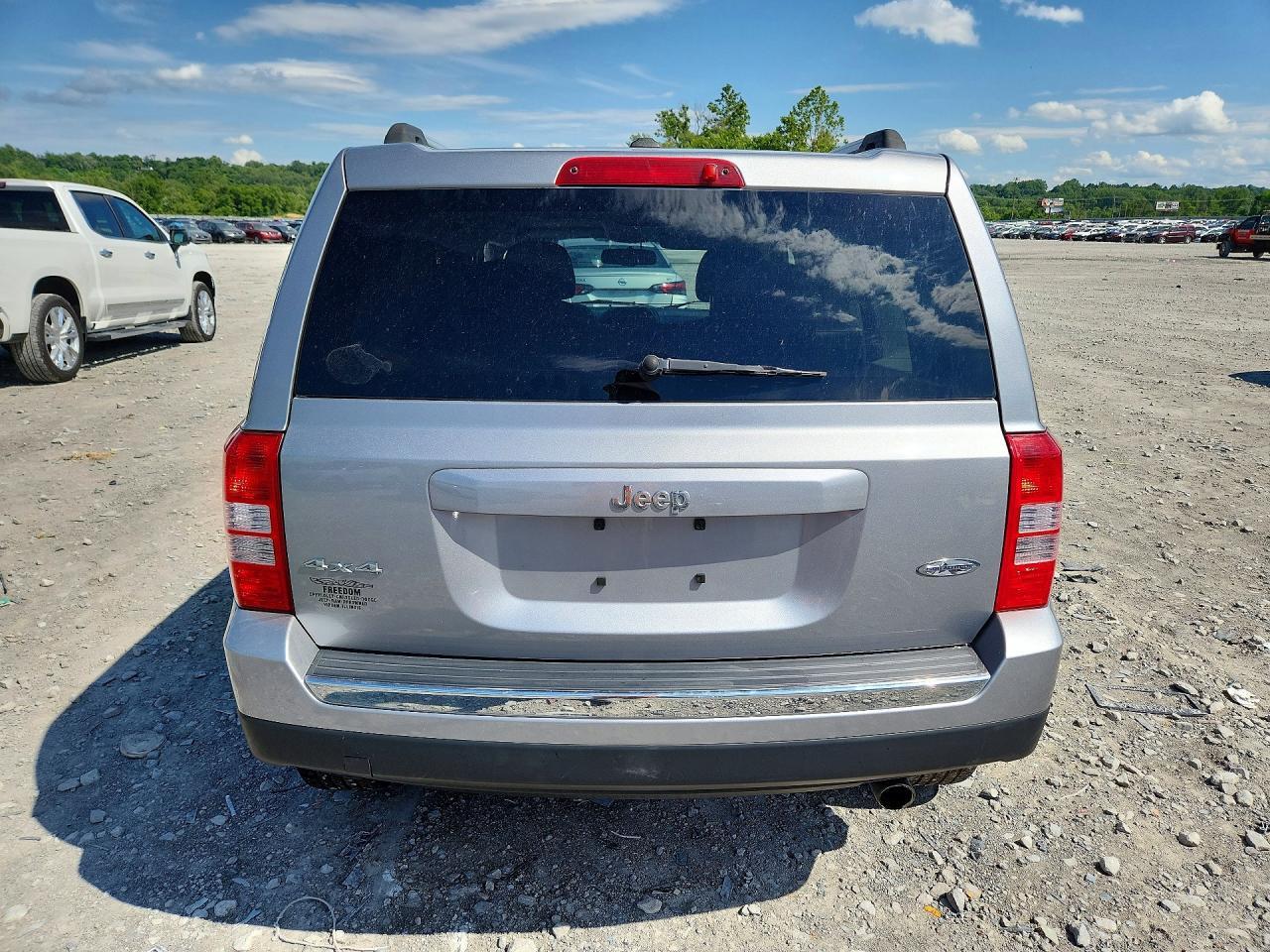 2016 Jeep Patriot Latitude - Image 6