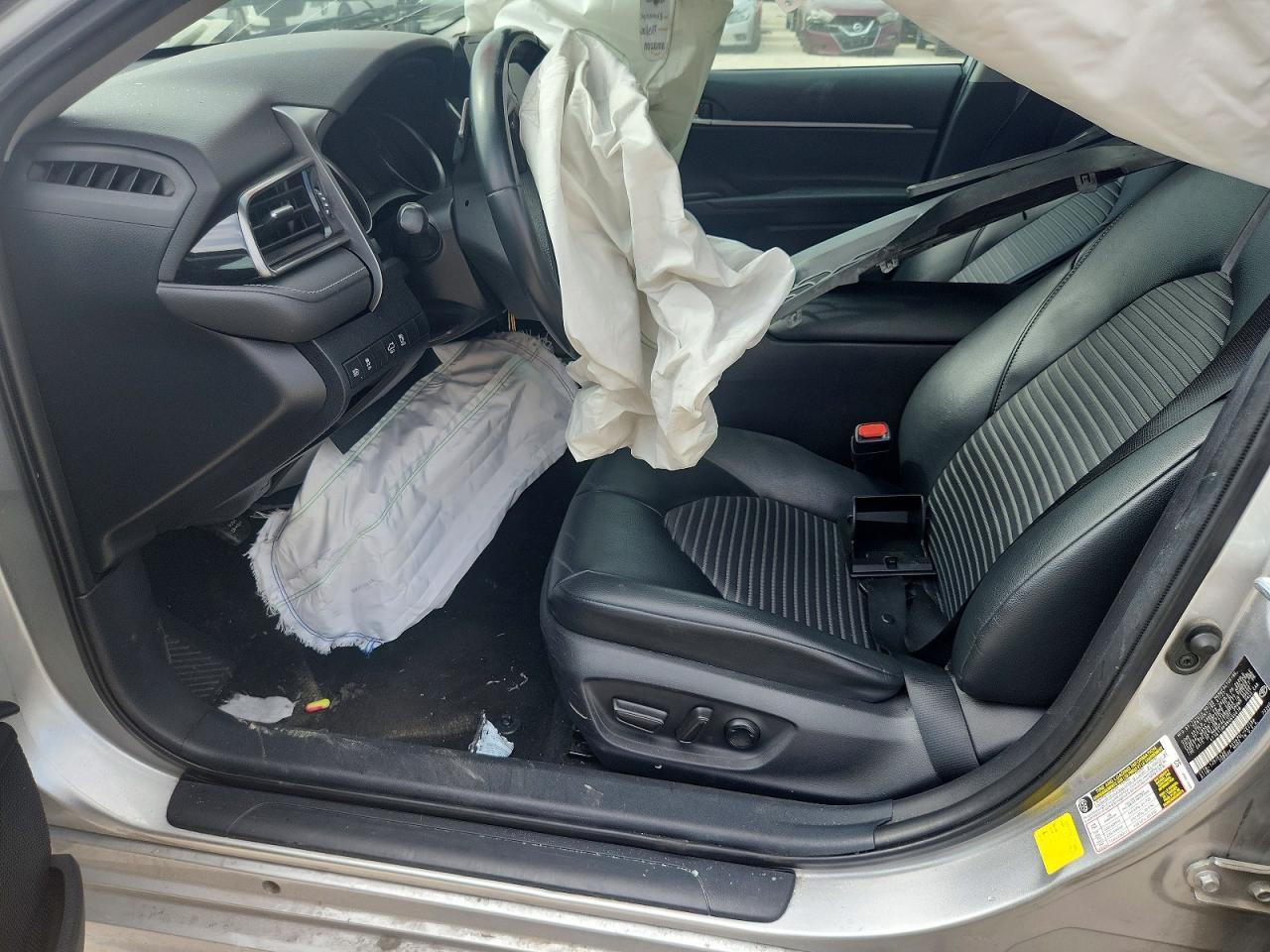2022 Toyota Camry Se - Image 7