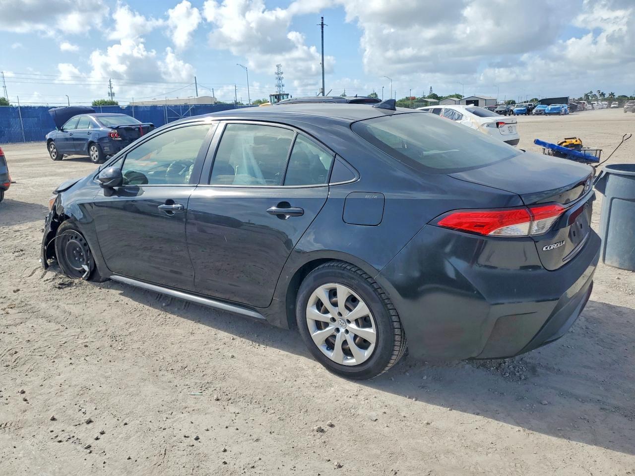 2022 Toyota Corolla Le - Фото 2