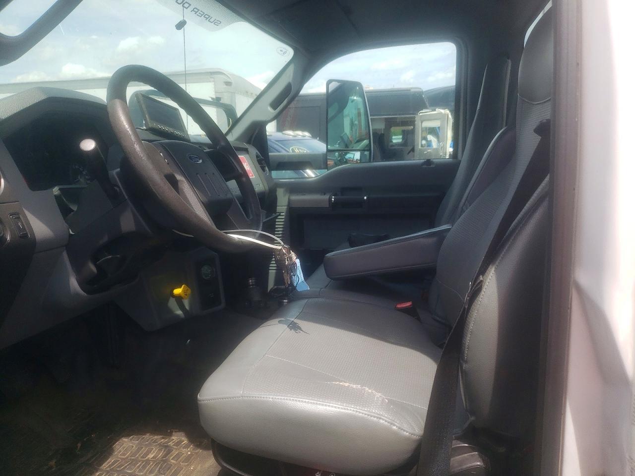 2017 Ford F750 Super Duty Box Truck - Image 7