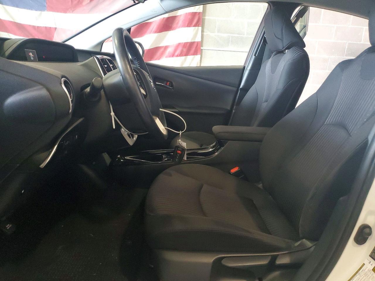 2017 Toyota Prius Prime Plus - Фото 7