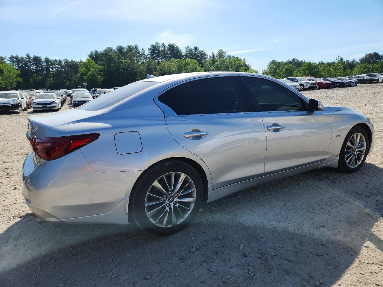2018 Infiniti Q50 3.0T Luxe - Фото 3