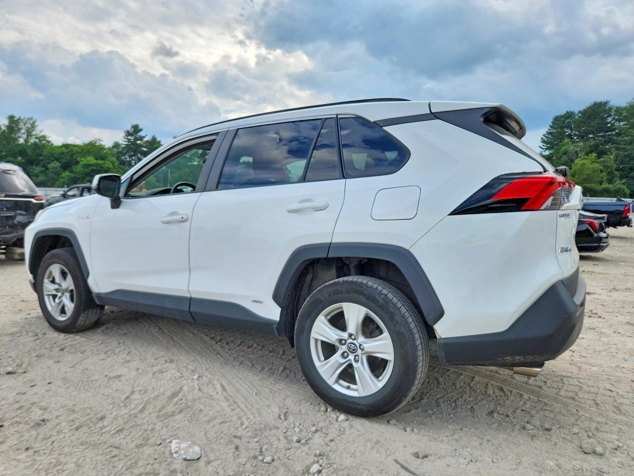 2020 Toyota Rav4 Le - Image 2
