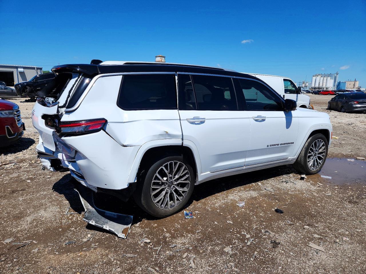 2021 Jeep Grand Cherokee L Summit - Image 3