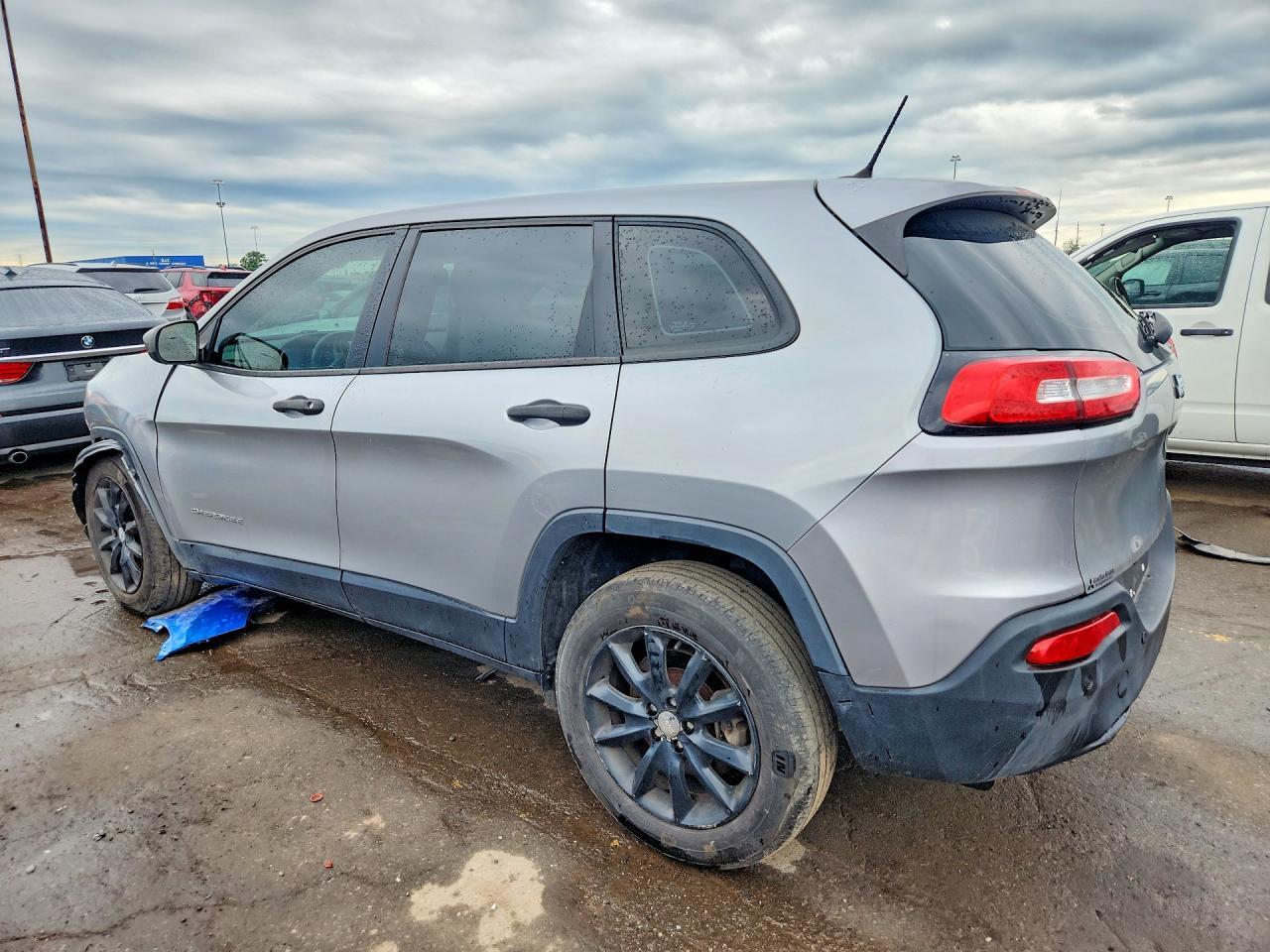 2017 Jeep Cherokee Sport - Фото 2