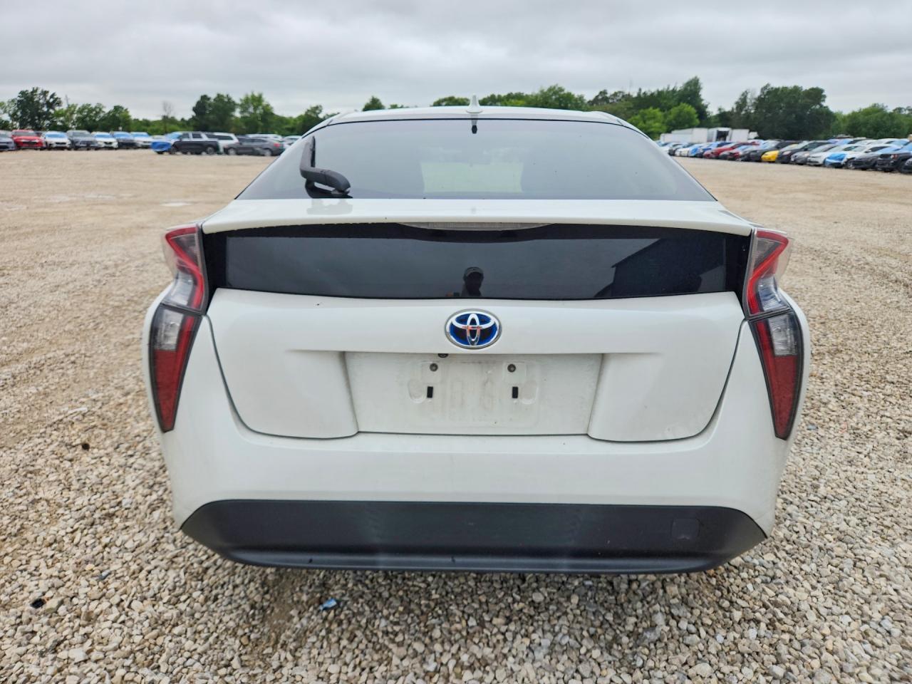 2017 Toyota Prius Three Touring - Image 6