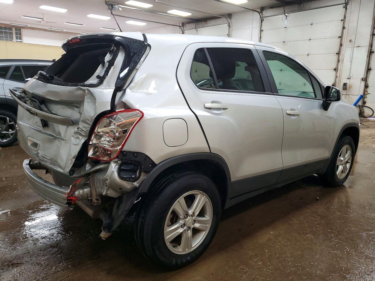 2019 Chevrolet Trax Ls - Image 3