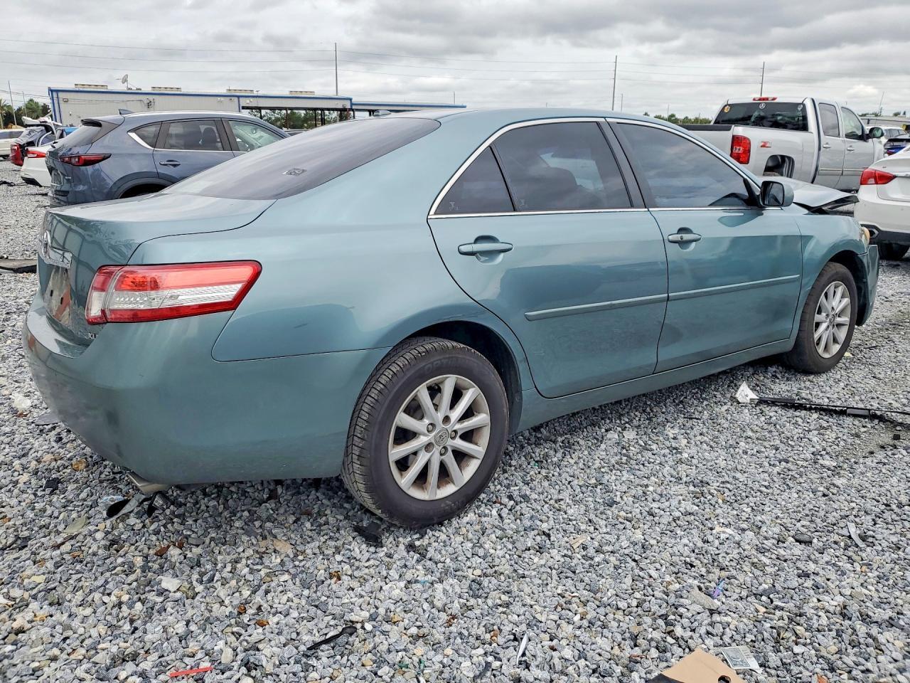 2010 Toyota Camry Xle V6 - Фото 3