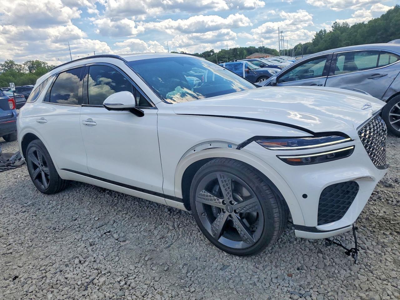 2024 Genesis Gv70 2.5T Standard - Image 4