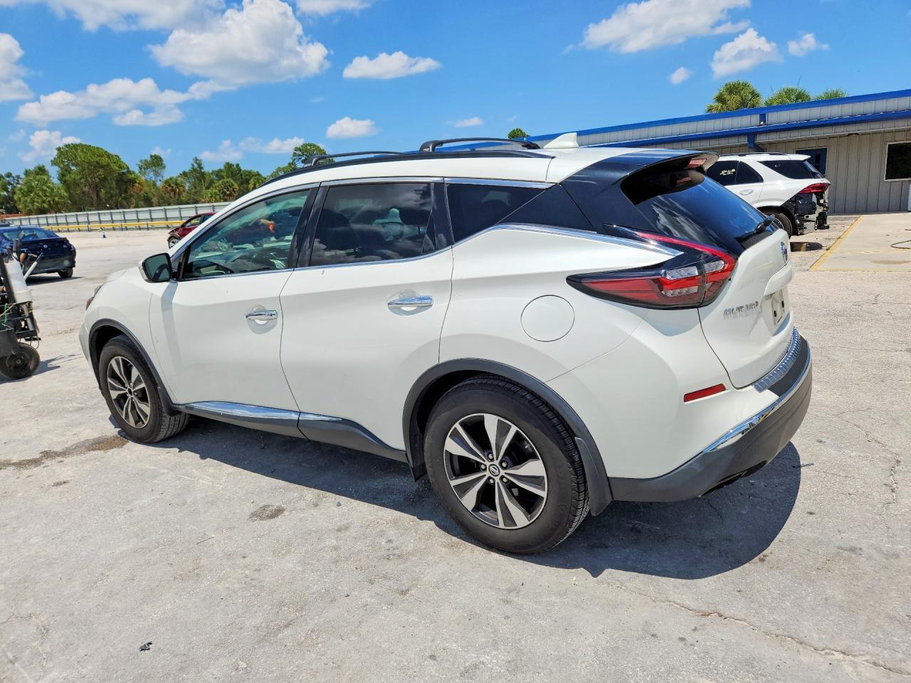 2019 Nissan Murano Sv - Image 2