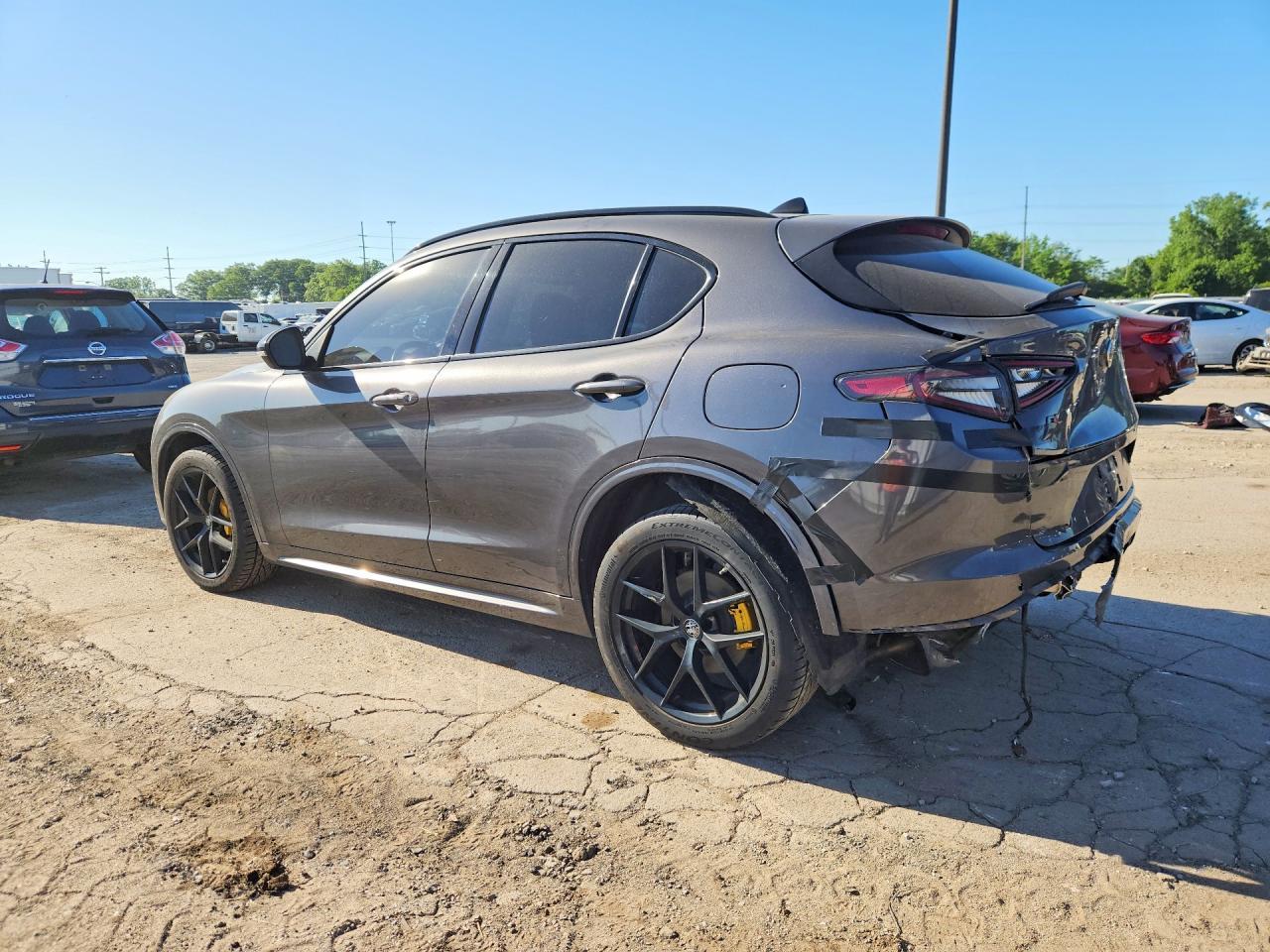 2021 Alfa Romeo Stelvio Ti - Фото 2