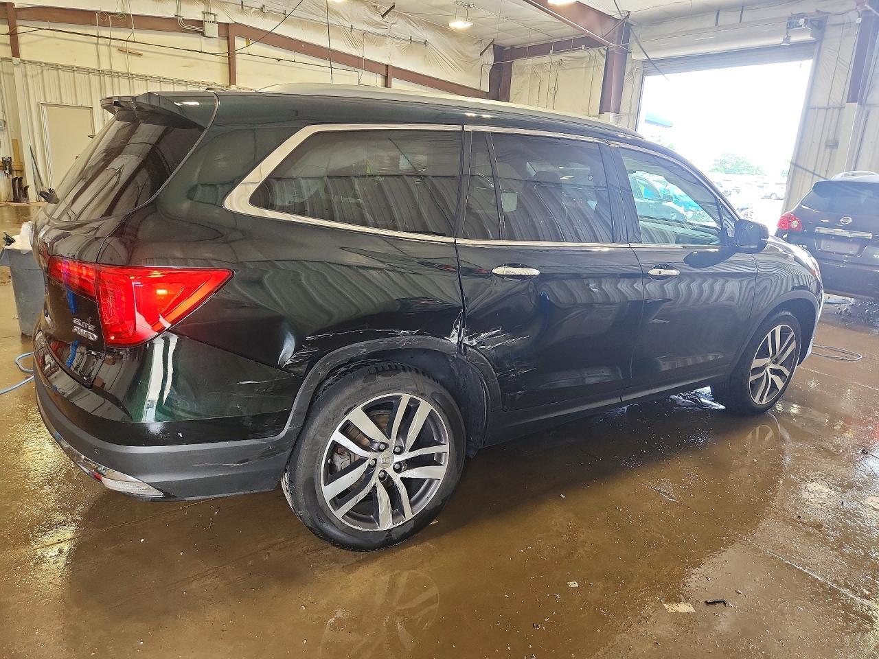 2018 Honda Pilot Elite - Image 3