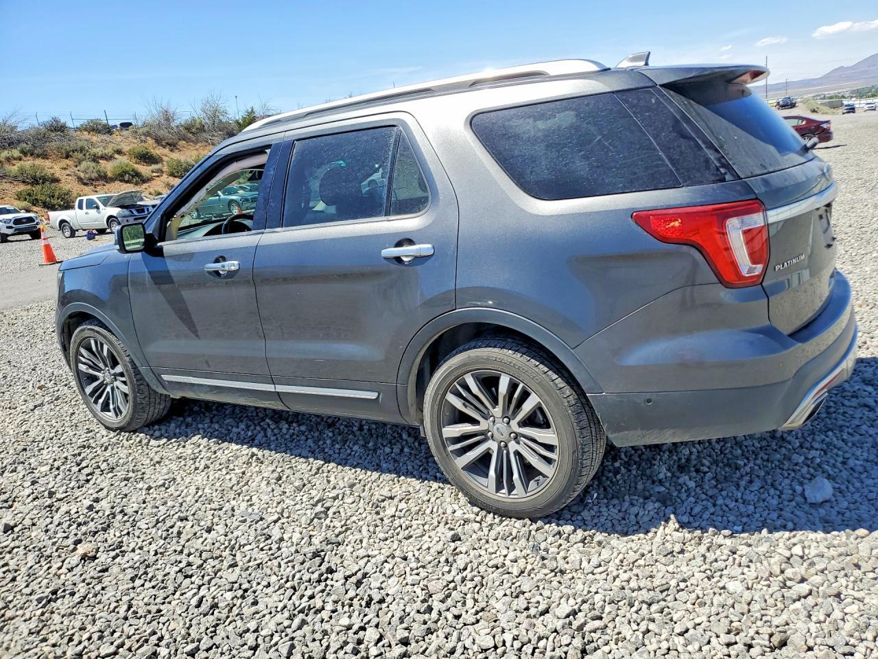 2017 Ford Explorer Platinum - Фото 2