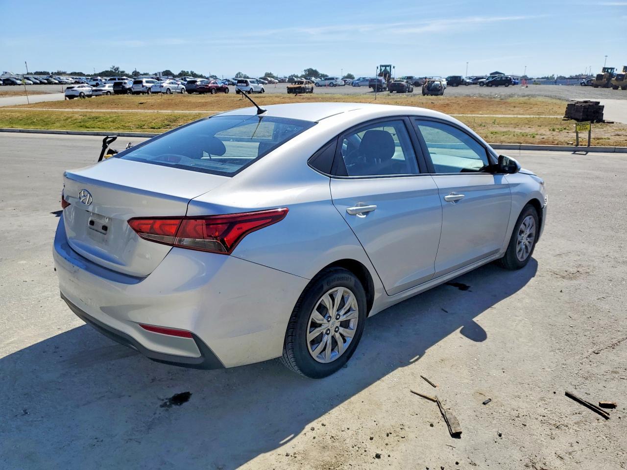 2019 Hyundai Accent Se - Фото 3