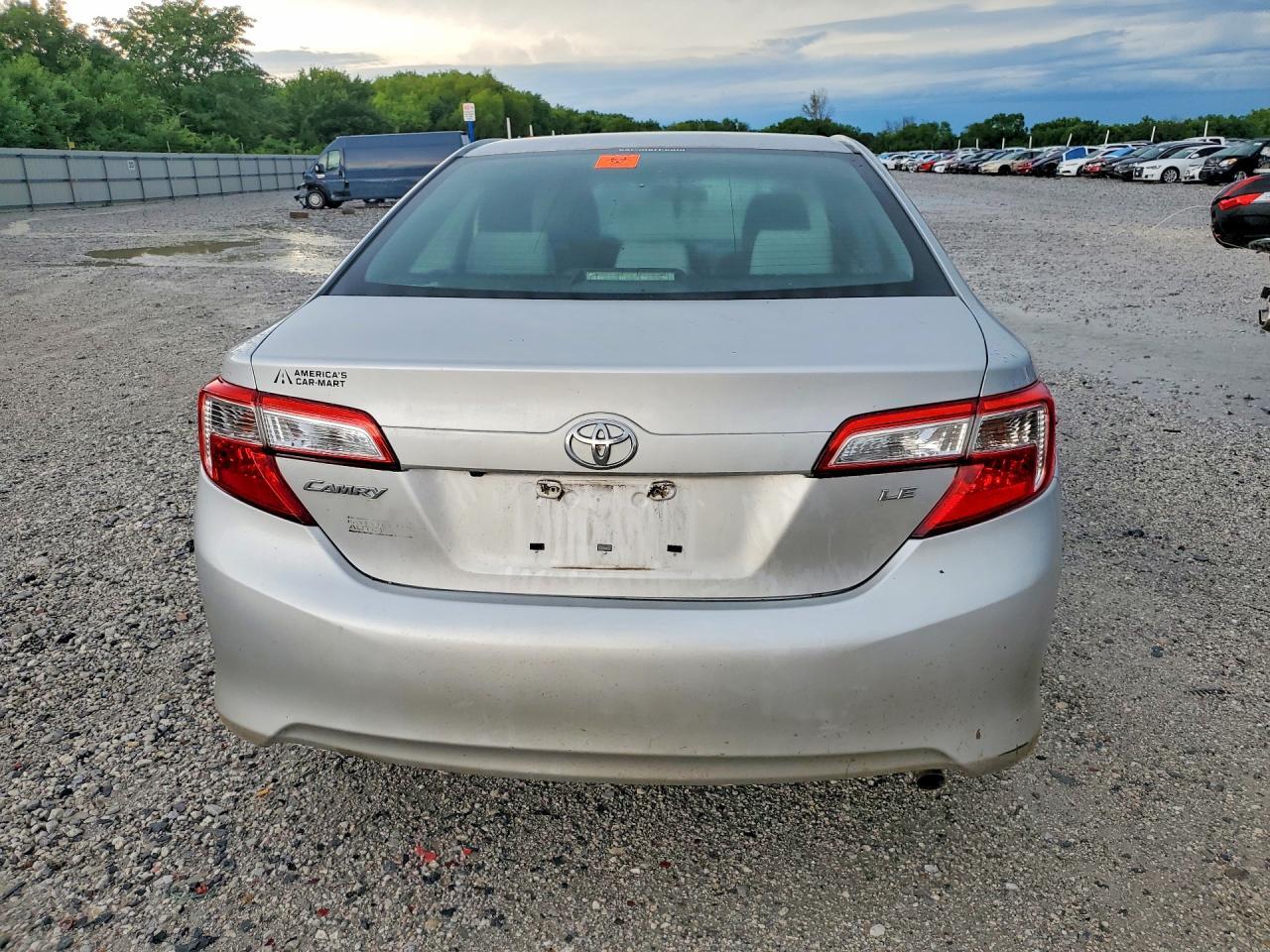 2014 Toyota Camry Le - Фото 6