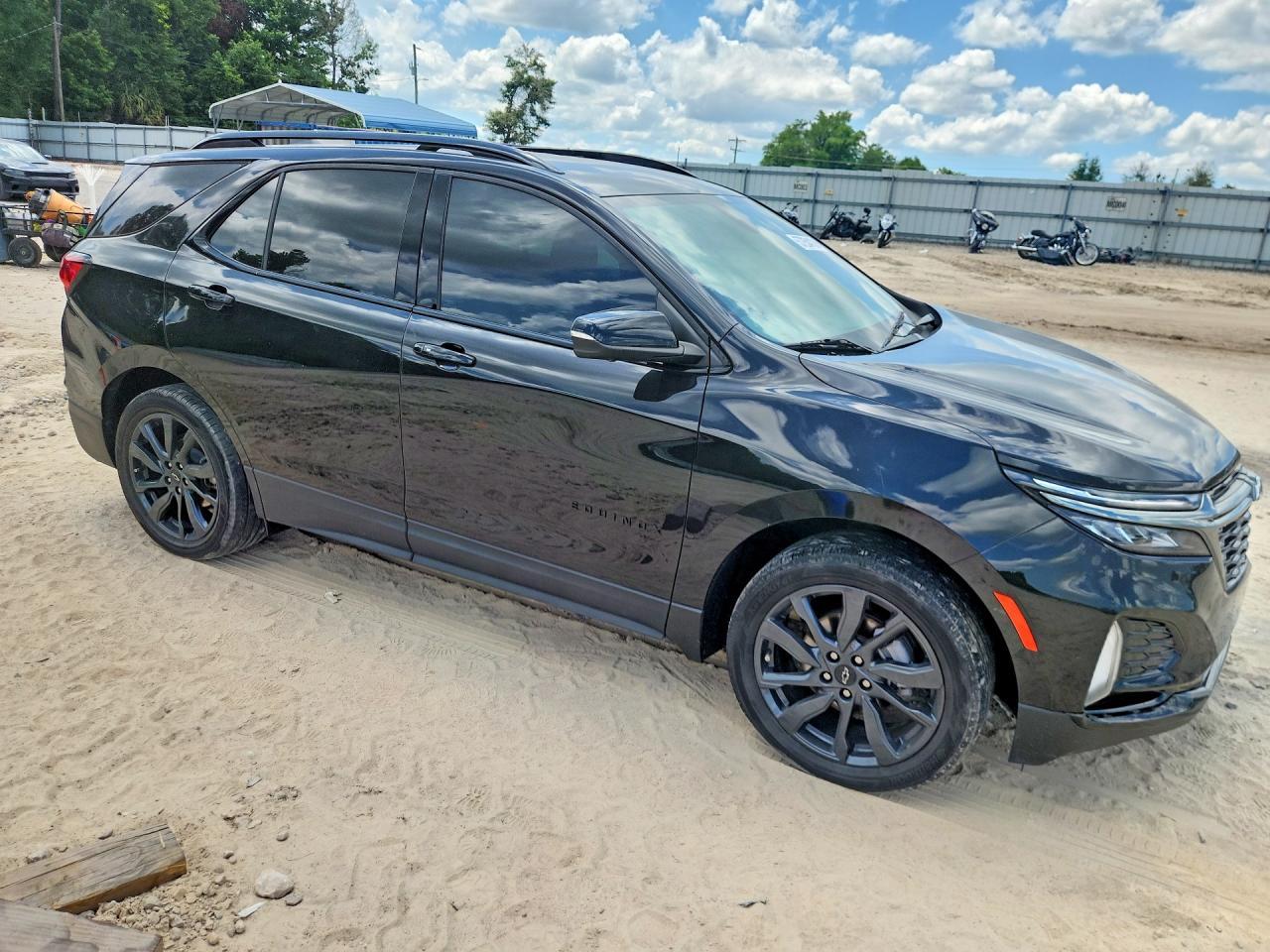 2022 Chevrolet Equinox Rs - Image 4