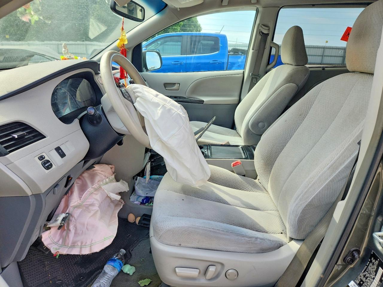 2012 Toyota Sienna Le - Фото 7