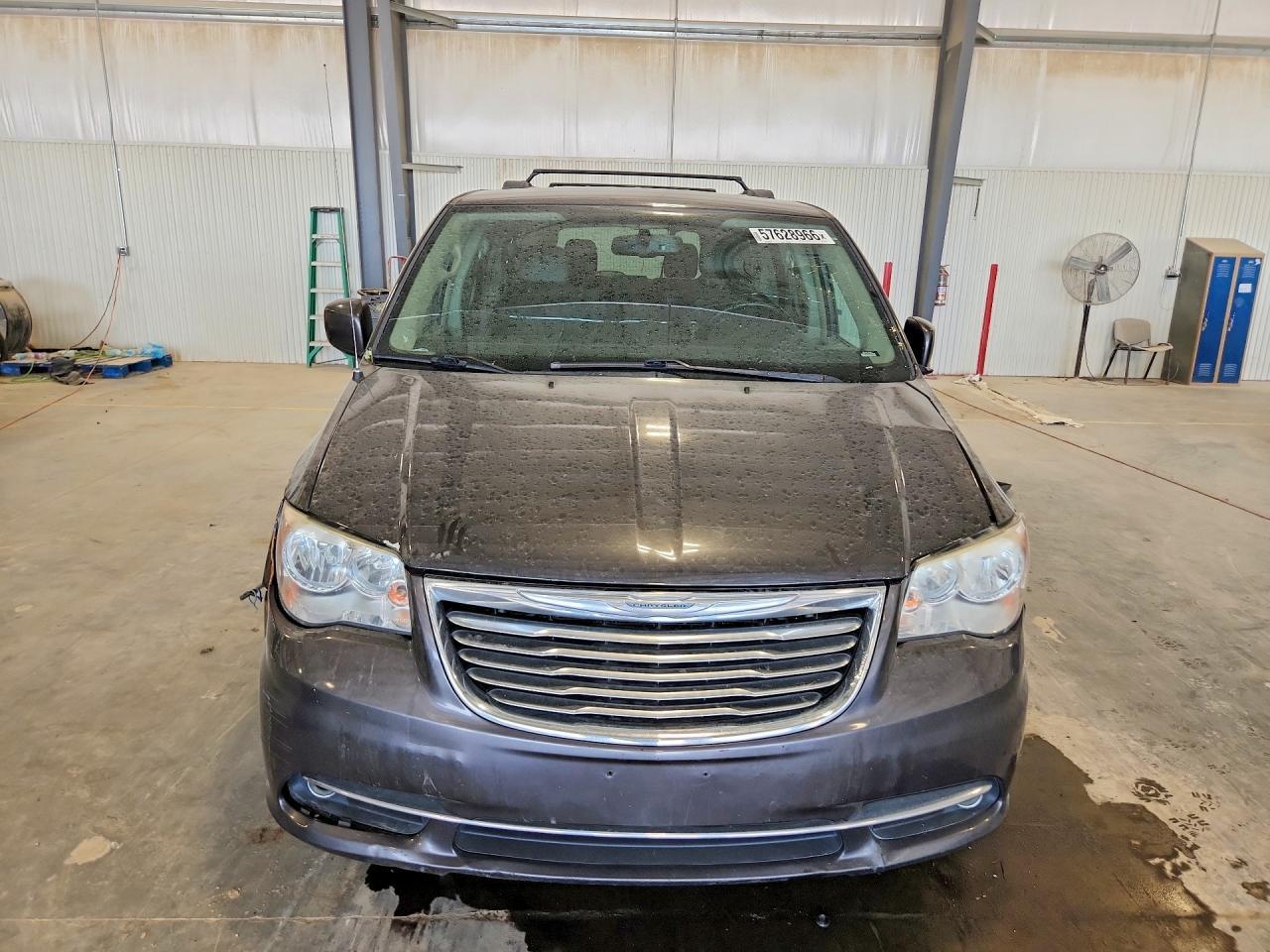 2016 Chrysler Town & Country Touring - Фото 5