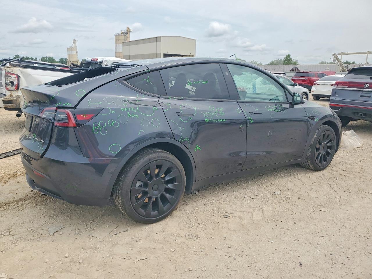 2024 Tesla Model Y - Image 3