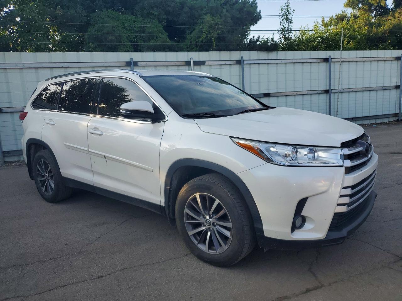 2019 Toyota Highlander Xle - Фото 4