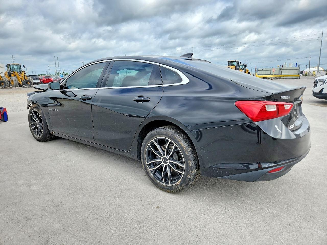2017 Chevrolet Malibu Ls - Фото 2
